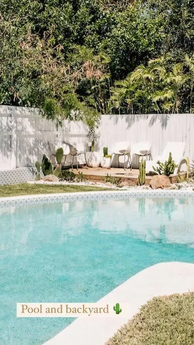 Coastal Med Oasis By The Beach, Pet Friendly! Kawana Waters