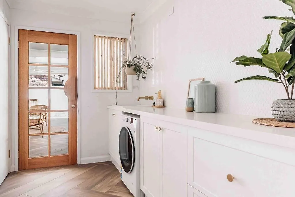 Holiday home Coastal Med Oasis By The Beach, Pet Friendly! Kawana Waters