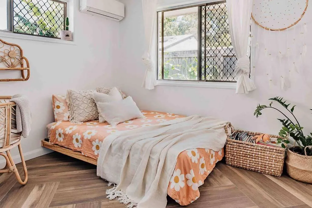 Coastal Med Oasis By The Beach, Pet Friendly! Kawana Waters Australia